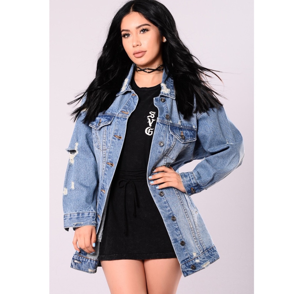 Fashion Nova Miss Stressed Denim Jacket Medium Blue Wash Size Small NWT
